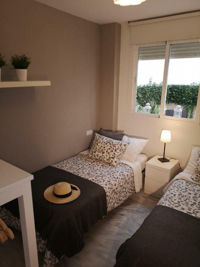 Apartamento Gigantes Málaga Exterior foto